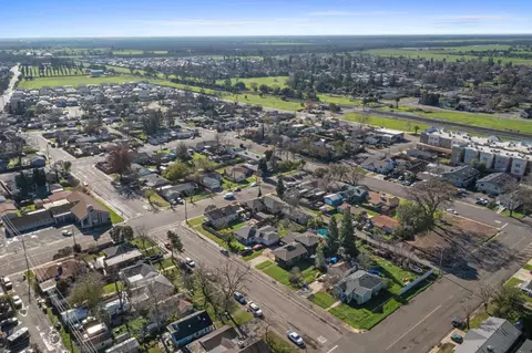 View/Area - 515 E St, Galt, CA 95632 photo 4 of 7