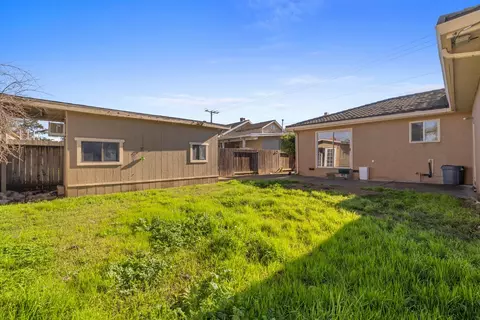 Exterior - 515 E St, Galt, CA 95632 photo 6 of 6