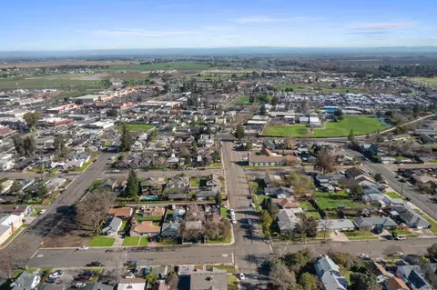 View/Area - 515 E St, Galt, CA 95632 photo 6 of 7