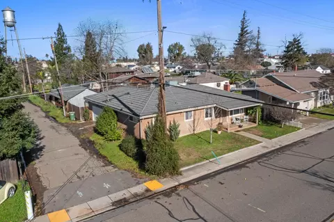 View/Area - 515 E St, Galt, CA 95632 photo 1 of 7