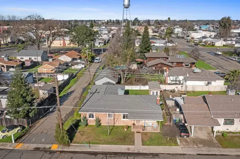 View/Area - 515 E St, Galt, CA 95632 photo 2 of 7