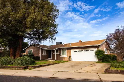209 Ridge Dr, Lodi, CA 95240 photo 1