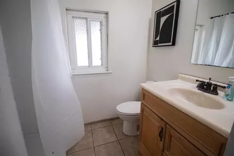 Bath - 209 Ridge Dr, Lodi, CA 95240 photo 1 of 2