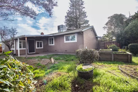 Exterior - 209 Ridge Dr, Lodi, CA 95240 photo 2 of 5