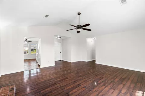 Living - 1332 Bluejay Way, Modesto, CA 95351 photo 6 of 8