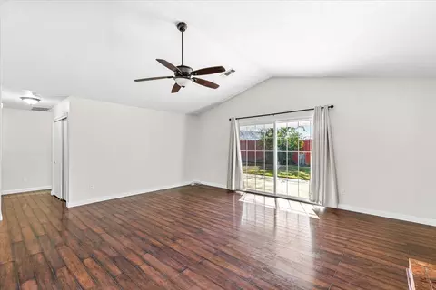 Living - 1332 Bluejay Way, Modesto, CA 95351 photo 7 of 8