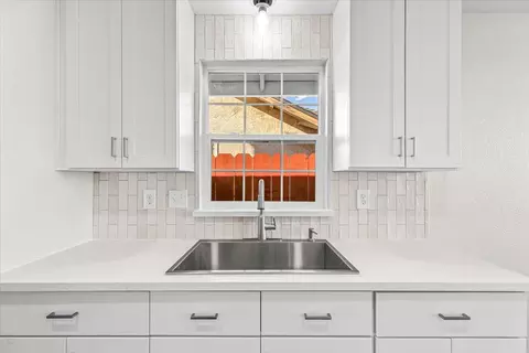 Kitchen - 1332 Bluejay Way, Modesto, CA 95351 photo 6 of 6