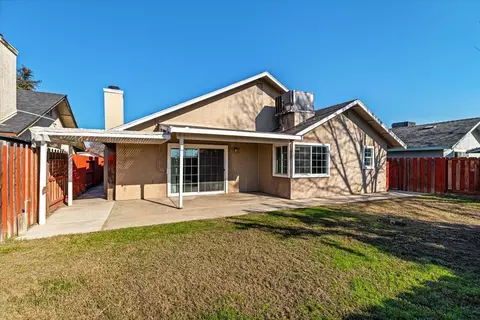 Exterior - 1332 Bluejay Way, Modesto, CA 95351 photo 8 of 11