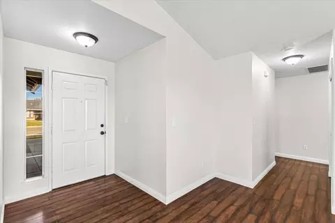Entry Way - 1332 Bluejay Way, Modesto, CA 95351 photo 4 of 5