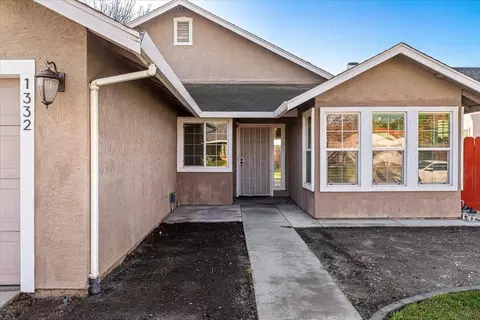 Exterior - 1332 Bluejay Way, Modesto, CA 95351 photo 4 of 11