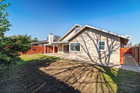 Exterior - 1332 Bluejay Way, Modesto, CA 95351 photo 9 of 11