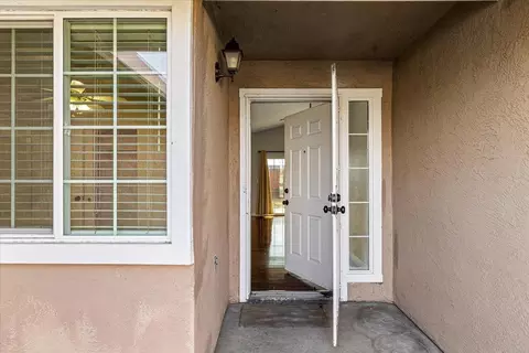 Entry Way - 1332 Bluejay Way, Modesto, CA 95351 photo 1 of 5