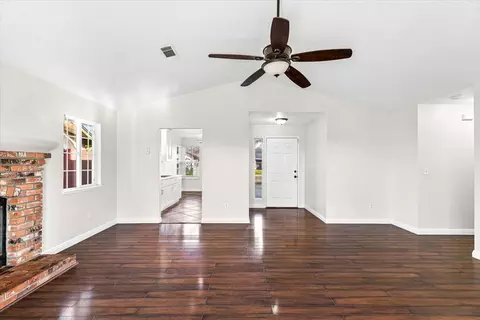 Living - 1332 Bluejay Way, Modesto, CA 95351 photo 5 of 8