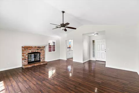Living - 1332 Bluejay Way, Modesto, CA 95351 photo 4 of 8