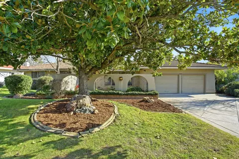6923 Pera Dr, Rancho Murieta, CA 95683