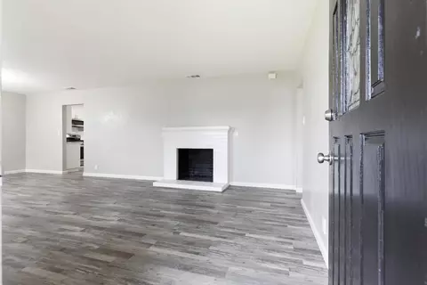 Living - 1550 E Marshall St, Turlock, CA 95380 photo 1 of 5