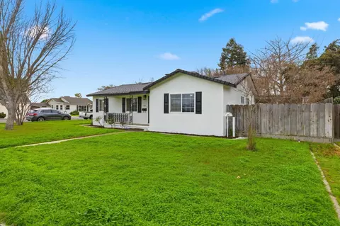 Exterior - 1550 E Marshall St, Turlock, CA 95380 photo 2 of 10