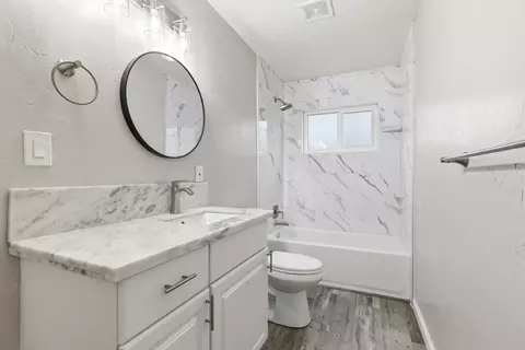 Bath - 1550 E Marshall St, Turlock, CA 95380 photo 3 of 3