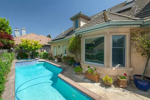 Exterior - 1111 Brighton Way, Lodi, CA 95242 photo 9 of 14
