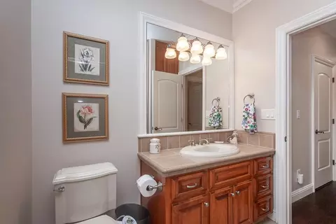Bath - 1111 Brighton Way, Lodi, CA 95242 photo 9 of 13