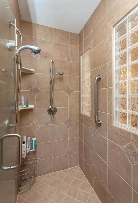 Bath - 1111 Brighton Way, Lodi, CA 95242 photo 7 of 13