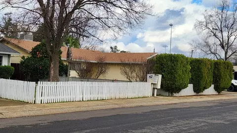 2332 Venus Way, Redding, CA 96002