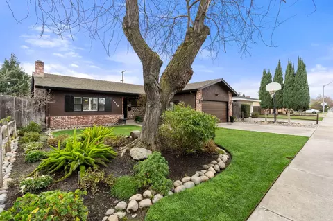 2320 E Canal Dr, Turlock, CA 95380 photo 2