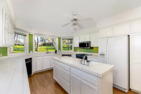 Kitchen - 16004 Perimeter Rd, Grass Valley, CA 95949 photo 2 of 7