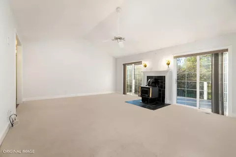 Living - 16004 Perimeter Rd, Grass Valley, CA 95949 photo 2 of 6