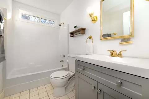 Bath - 16004 Perimeter Rd, Grass Valley, CA 95949 photo 5 of 5