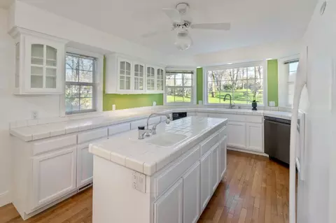 Kitchen - 16004 Perimeter Rd, Grass Valley, CA 95949 photo 6 of 7
