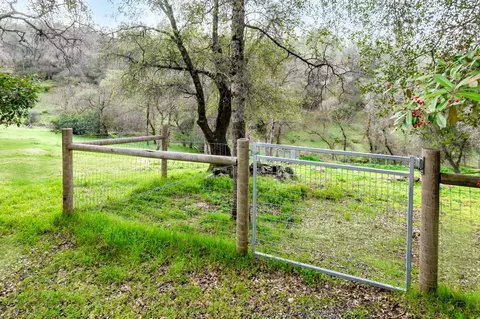 Exterior - 16004 Perimeter Rd, Grass Valley, CA 95949 photo 27 of 34