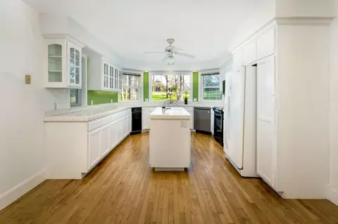Kitchen - 16004 Perimeter Rd, Grass Valley, CA 95949 photo 1 of 7