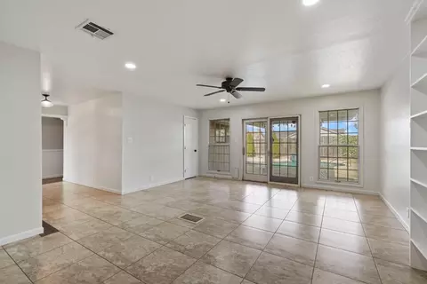 Living - 1525 W Vine St, Lodi, CA 95242 photo 3 of 4