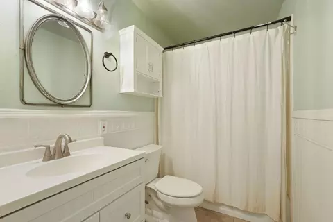 Bath - 1525 W Vine St, Lodi, CA 95242 photo 1 of 2