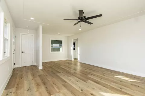 1665 Lois Way, Ceres, CA 95307 photo 7
