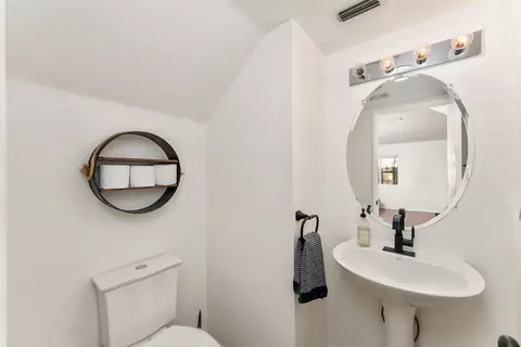Bath - 4396 Pinckney Way, Mather, CA 95655 photo 1 of 5