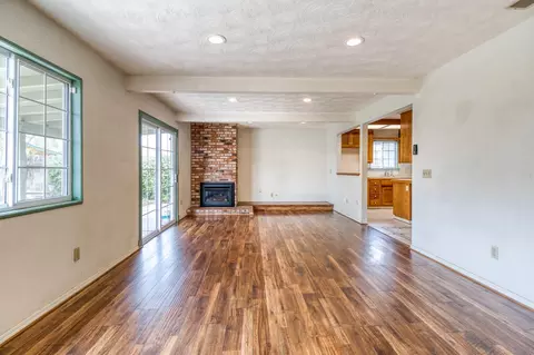 Living - 1501 Bella Terra Dr, Modesto, CA 95355 photo 3 of 4