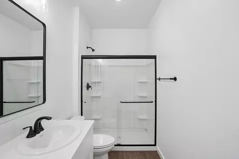 Bath - 1633 Hansen Ranch Rd, Olivehurst, CA 95961 photo 4 of 4