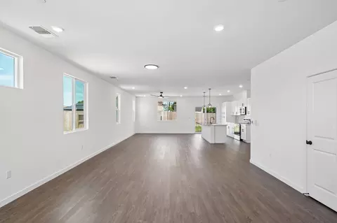 Living - 1633 Hansen Ranch Rd, Olivehurst, CA 95961 photo 4 of 6