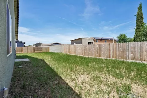 Exterior - 1633 Hansen Ranch Rd, Olivehurst, CA 95961 photo 5 of 6