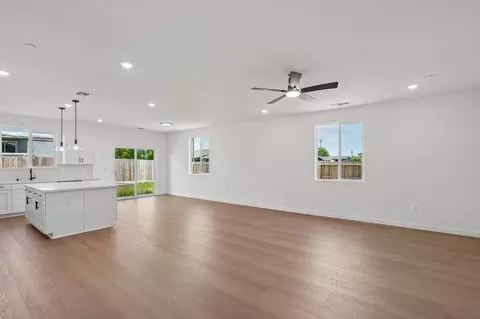 Living - 1639 Hansen Ranch Rd, Olivehurst, CA 95961 photo 2 of 6
