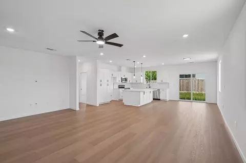 Living - 1639 Hansen Ranch Rd, Olivehurst, CA 95961 photo 3 of 6