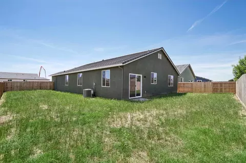 Exterior - 1639 Hansen Ranch Rd, Olivehurst, CA 95961 photo 4 of 5