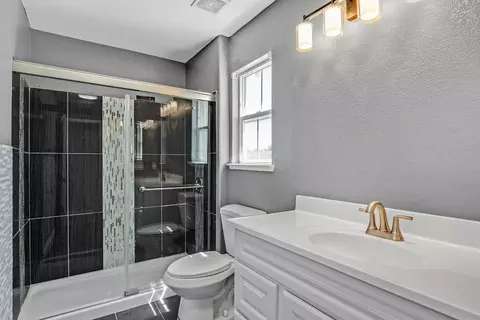 Bath - 2963 Rugby Ct, Tracy, CA 95377 photo 3 of 3