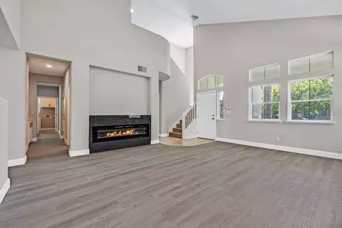 Living - 2963 Rugby Ct, Tracy, CA 95377 photo 2 of 7
