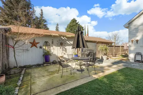 Exterior - 416 Daisy Ave, Lodi, CA 95240 photo 7 of 8