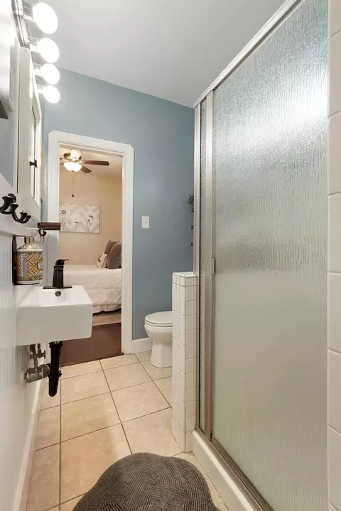 Bath - 416 Daisy Ave, Lodi, CA 95240 photo 2 of 2