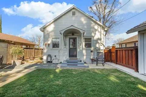 Exterior - 416 Daisy Ave, Lodi, CA 95240 photo 6 of 8