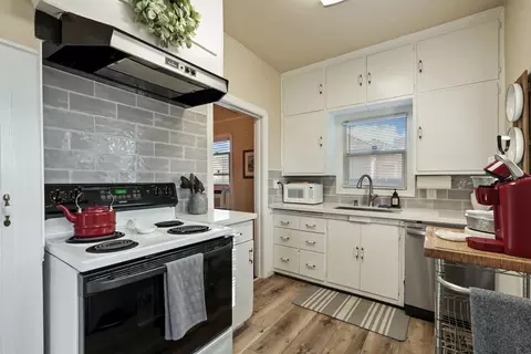 Kitchen - 416 Daisy Ave, Lodi, CA 95240 photo 2 of 4